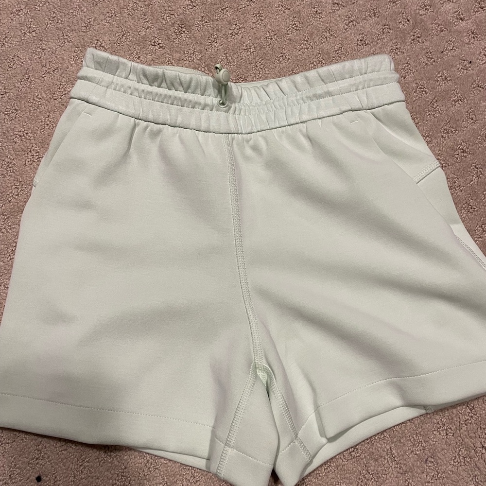 Light green Softreme HR shorts